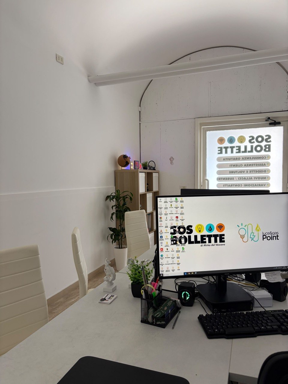 Postazione di consulenza della sede SOS Bollette